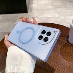 OnePlus 12 5G magneettikotelolle, joka on yhteensopiva MagSafe Frosted PC -puhelimen kannen kanssa kameran linssisuojalla Monivärinen Blue