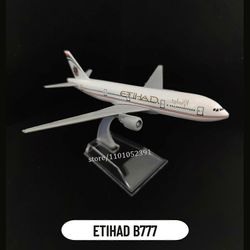 Mittakaava 1:400 Metallilentokoneen kopio Emirates Airlines A380 B777 Lentokone Painevalettu malli Lentokone Lentokoneen keräilylelut pojille 128.E...