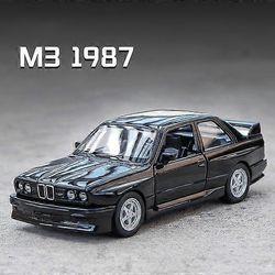 1:36 M3 E30 1987 911 Turbo Quattro M4 metallileluseos auton painevalut ja leluajoneuvot Automalli lapsille M3 Musta