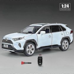 1/24 Toyota Rav4 Suv Sport Diecast Alloy Miniatyyri leluautomalli Kaukosäädin Ääni Valo Pull Back Collection Lahja pojalle VALKOINEN
