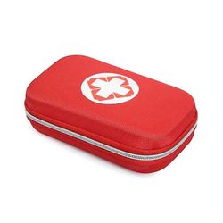 Perheen hätäpaketti punainen reppu hätävaellusretkeilyyn Retkeilyauto