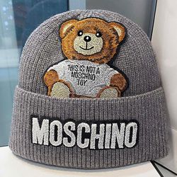 Rebirth Genfødsel Moschino M mærke hat (54-58cm)