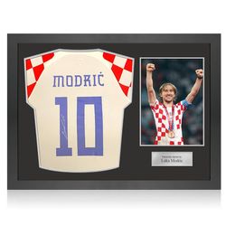 Exclusive Memorabilia Luka Modric signerede Kroatien 2022-23 fodboldtrøje. Ikonramme