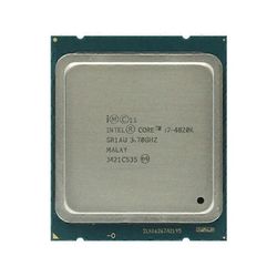 Core i7-4820K -suoritin - Socket LGA 2011 4 ydintä, 8 säiettä, 3,7 GHz, 10 Mt L3-välimuisti, 130 W.