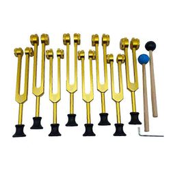 Virityshaarukkasetti parantamiseen, ääniterapiaan (126,22 Hz, 136,1 Hz, 141,27 Hz, 172,06 Hz, 194,18 Hz, 210,42 Hz, 221,23 Hz) kulta Kultaa