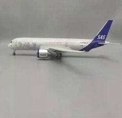 Unbrand A350-900 SAS 1:130 mittakaava 47 cm Scandinavian Airlinesin pienoislentokone Painevaletut lentokoneet Lentokonemalli LED-valolla varustetut...