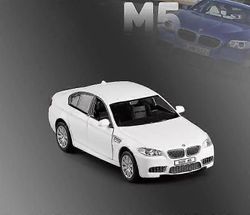 Uusi 1:36 bmw M5 M550i F90 auto malli M2 M4 metalliseos auto malli painevalut leluajoneuvot lelu auto metallikokoelma lasten lelut lahjat M5 valkoinen