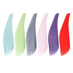 Naisten virtsaamislaite Naiset seisovat pissapisuolisi suppilo matkaretkeilyyn