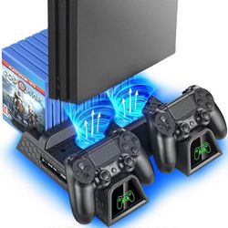 PS4 Lfter, PS4 Khler, PS4 Standfu mit PS4 Controller Ladestation fr Playstation 4 / PS4 Pro / Slim, PS4 Halterung mit PS4 Ladestation, PS4 Stnder P...