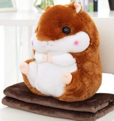 Linkrunning Sød hamster gemmer en pude og blødt tæppe indeni, sød kastepude 50 * 30, tæppe 1 * 1,7 m mørkebrun mørk brun As shown