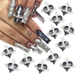 12 st 3d svart hjärta planet nagelkonst charm glitter spik kristall strass söt kawaii saturnus form lyx spik ädelsten smycken för diy hantverk