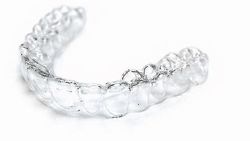 4 kpl sarja hampaiden valkaisuun/geelivalkaisuun, lämpömuovaukseen