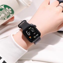 Digital Smart Sport Watch Kvinner klokker Digital Led Elektronisk armbåndsur Fitness armbåndsur Menn svart
