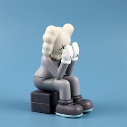 Sevenday Tegneserie Kaws Model Art Legetøj Figurer Collectible Model Legetøj Hjem Dekoration Ornament Gave Grå