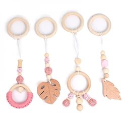 Qian 4pcs Hængende Træ Teether Baby Begyndervanskeligheder Ring Vedhæng Klapvogn Kindter Stænger Play Gym Legetøj Pink