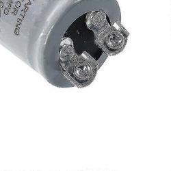 Moottorin käynnistyskondensaattori, 150mfd 125vac, sylinterin muoto