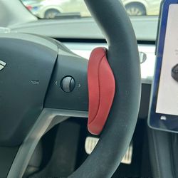 Koskee seuraavaa: TESLA Model 3 Y päivitettävä vastapainorenkaan autopilotti FSD-autopilotti AP-ohjauspyörän tehostin punainen