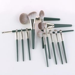14 Grøn Cloud Makeup Brush Sæt Blødt træ håndtag Skønhed Makeup Tools Begynderens fulde sæt makeup børster Makeup Børster Opp