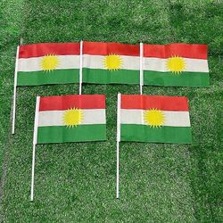 Kurdin käsi Lippu 10/50/100kpl 21*14cm Kurdien käsi heiluttaa lippuja Muovitangolla Urheiluun Kodin sisustus 10pcs