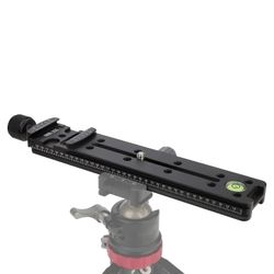 Kameran kiskon solmuliuku 200 mm pikalukituslevyn kiinnike D-rengasruuveilla, jotka ovat yhteensopivia Garmin Xero C1:n kanssa