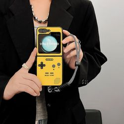 Denstyle Retro Rolig Telefon Gameboy Mönsterdesign Stötsäker Mjuk Tpu Fodral För Samsung Galaxy Z Flip 5 Jul Halloween Gift Gul spelkonsol