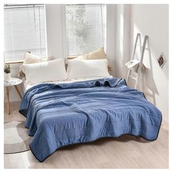 Erittäin pehmeä ja pestävä viilennyspeitto aikuisille ja lapsille Täysi ja kaksi erillistä sänkyä Tummansininen 100x150