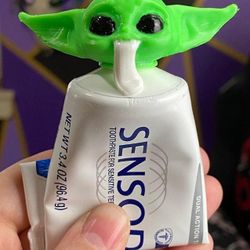 Shinestar Tannkrem Topper 3d Print Yoda Tannkrem Topper Baby Lukking Tannkrem Cap Dispenser Grønn