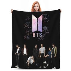 2025 Kpop BTS-peitto Pehmeä Kodikas Kevyt Kestävä Pehmopeitto Bpop BTS Flanelli Fleece Peitto faneille Kpop Lov-SYS26310 S