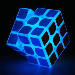 Heytea Sininen valovoimainen nopeuskuutio 3x3x3 Hehku Dark Magic Cube Pulmapeli lelu