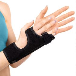 Jatkettavuus Ulnar Gutter Splint - Metacarpal Boxer sormen murtumien hoitotuki rikkoutuneeseen, juuttuneeseen kivunlievitykseen, vaaleanpunainen ja...