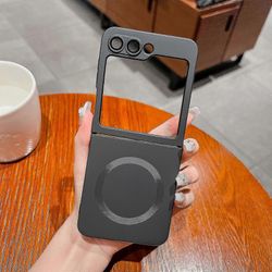 Magneettinen ohut kotelo Galaxy Z Flip 5:lle | MagSafe-yhteensopiva iskunkestävä pehmeä TPU-kuori Black