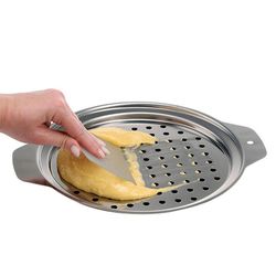 Ruostumattomasta teräksestä valmistettu spaetzle-valmistajan kansi kaapimella perinteinen saksalainen munanuudelikone pannupannupannun spagettisiiv...