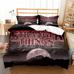 Kaksi-kolmiosainen setti Stranger Things 4-sarjan pussilakana Syntymäpäivä joululahja A04 210x210