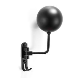 Uusi metallinen kypärä näyttöteline pallon muoto hatuille ja kypärille Seinälle kiinnitetty