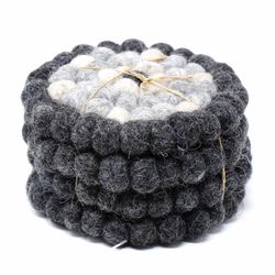 Håndlavede filt ball coasters 4-pack blomst sort / grå global groove t