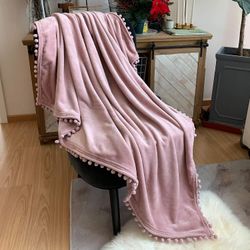 Linkrunning Flannel tæppe med pompom frynser Letvægts hyggelig seng tæppe blød kaste tæppe pasform sofa sofa velegnet til hele sæsonen (pink, 51''x...