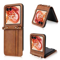 Motorola Razr 50 5G/Razr 2024 5G -kotelokorttipaikoille nahkainen puhelimen kansi kaulanauhalla