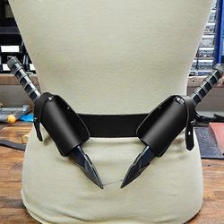 Keskiaikainen steampunk goottilainen Athame Scabbard Twin Small Sword Belt Hanger Back Sammakko Veitsen terän pidike Varas Cosplay metsästysvaippa ...