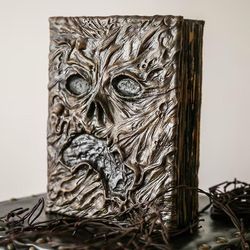 2024 Necronomicon Demon Evil Dead Book Prop - Bokdekorasjon Ornament