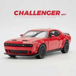 1:32 Challenger Hellcat Redeye Alloy Muscle Car Model Sound and Light Lasten lelukeräilyesineet Syntymäpäivälahja Punainen