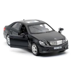 1:36 Mercedes Benz E63 AMG High simulointi hieno painevalettu malli leluajoneuvot auton muotoilu limusiini auton metalliseos painevalettu auto F42 ...