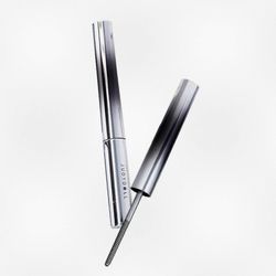 2024 vedenpitävä kihartava ripsiväri pitkäkestoiseen ripsien parantamiseen, ihanteellinen dramaattiseen volyymiin ja tarkkuuteen Musta