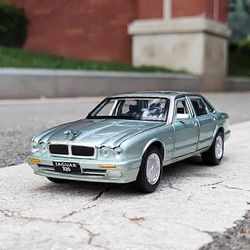 1:32 Jaguars XJ6 Alloy Car Model Diecast &; Toy Vehicles Metal Car Model Simulation Sound and Light Collection Lasten lelulahja Autot Vihreä