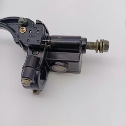 Oikea etujarrukytkimen pääsylinterin hydraulipumpun vipu Kawasaki Bayou300 360 400 700 Bayou 300 Brute -mallille Musta