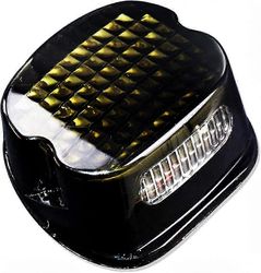 Savustettu LED-takavalo, joka on yhteensopiva Harley Touring Dyna Sportster -mallien kanssa Matalaprofiilinen muotoilu