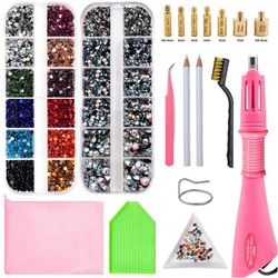 Kattava Hotfix-strassisarja vaatteiden ja kenkien personointiin 7 applikaattorivinkillä Askarteluprojektin tarvikkeet Värikäs valkoinen ABA