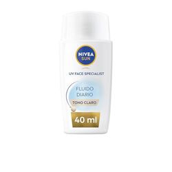 NIVEA SUN Fluido Diario con Colore FPS 50+40 ml, crema solare viso con acido ialuronico, licocalcón A e niacinamide, crema solare viso ultra leggera, protezione solare con effetto opaco, tono chiaro