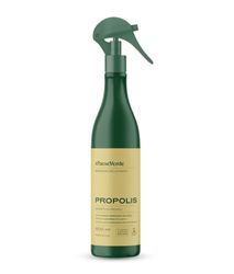 Propolis Il Paese Verde. Attiva le funzioni metaboliche delle piante. Favorisce le autodifese delle piante e la rapida cicatrizzazione delle ferite. 100% naturale - 500ml