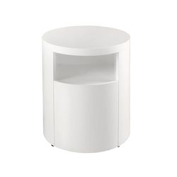 Lámpara de pie con pantalla de tela y regulable en distancia. Fabricada en madera chapada de roble y acero inoxidable negro para la base y el poste