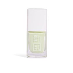 3INA MAKEUP - The Nail Polish 713 - Light lime Nail Polish with Longwearing Formula - Gel Nail Polish Effect of Intense Color - Glossy & Smooth Finish Fast Drying Nail Polish - Vegan - Cruelty Free
